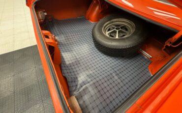 Plymouth-Road-runner-1970-TorRed-White-33