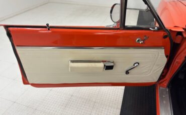 Plymouth-Road-runner-1970-TorRed-White-34