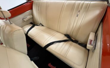 Plymouth-Road-runner-1970-TorRed-White-37