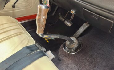 Plymouth-Road-runner-1970-TorRed-White-46