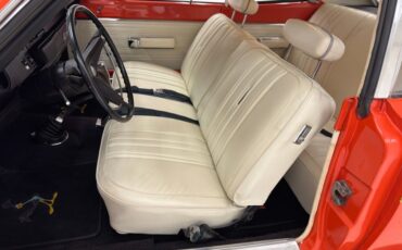 Plymouth-Road-runner-1970-TorRed-White-49