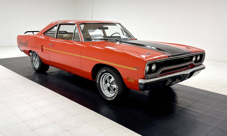 Plymouth-Road-runner-1970-TorRed-White-6