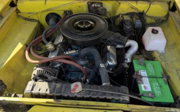 Plymouth-Scamp-1971-Canary-Yellow-Black-3