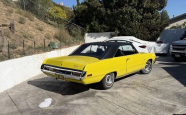 Plymouth-Scamp-1971-Canary-Yellow-Black-5
