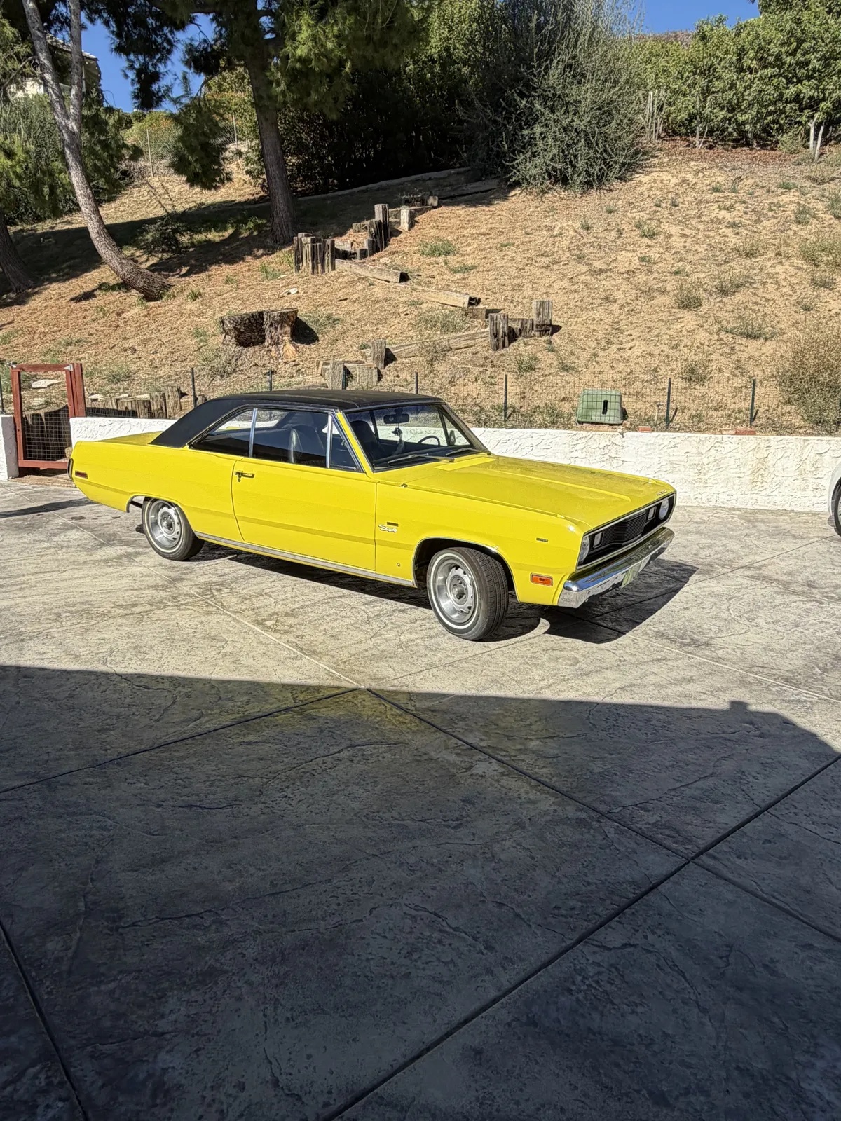 Plymouth-Scamp-1971-Canary-Yellow-Black-7