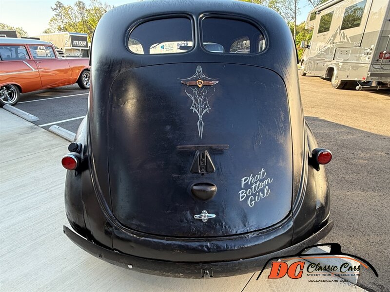 Plymouth-Sedan-1936-Black-Black-11