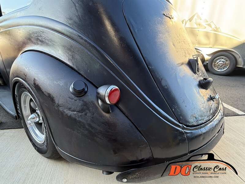 Plymouth-Sedan-1936-Black-Black-20