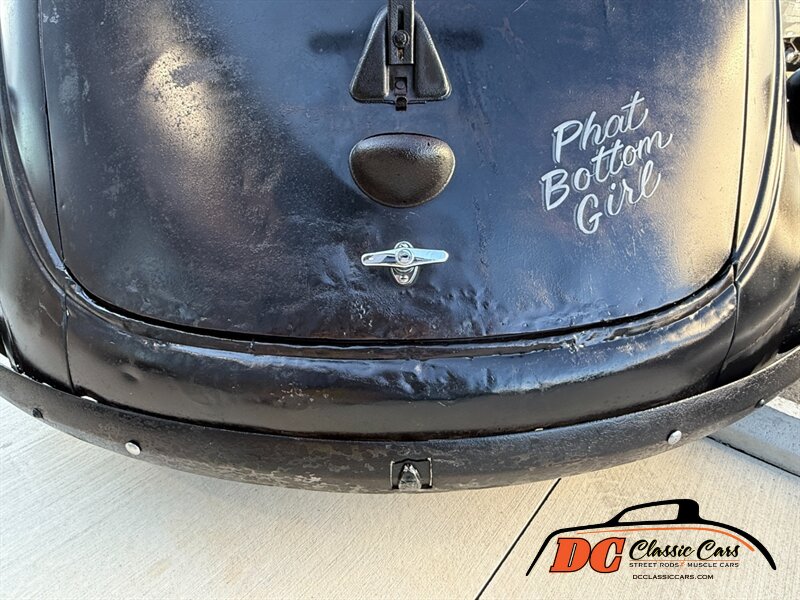 Plymouth-Sedan-1936-Black-Black-21