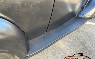 Plymouth-Sedan-1936-Black-Black-24