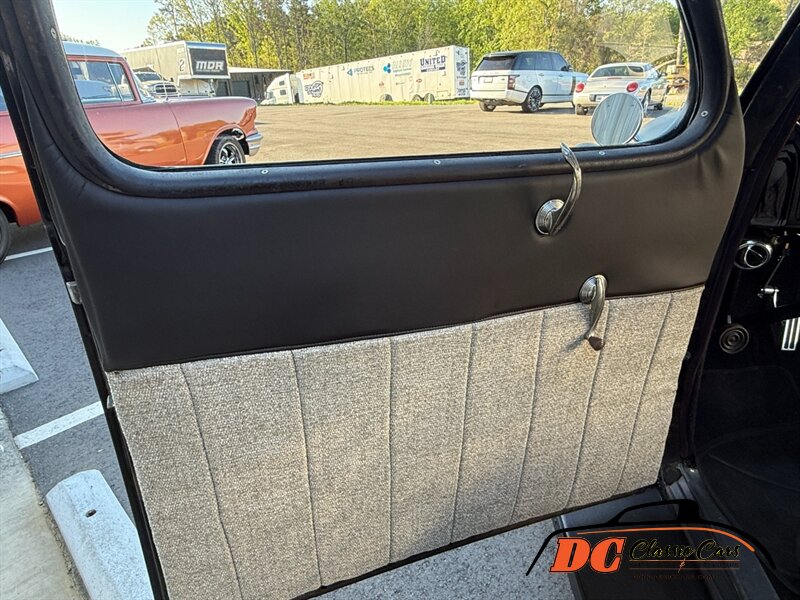 Plymouth-Sedan-1936-Black-Black-25