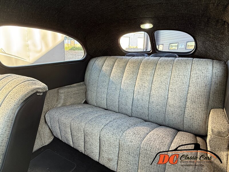 Plymouth-Sedan-1936-Black-Black-27