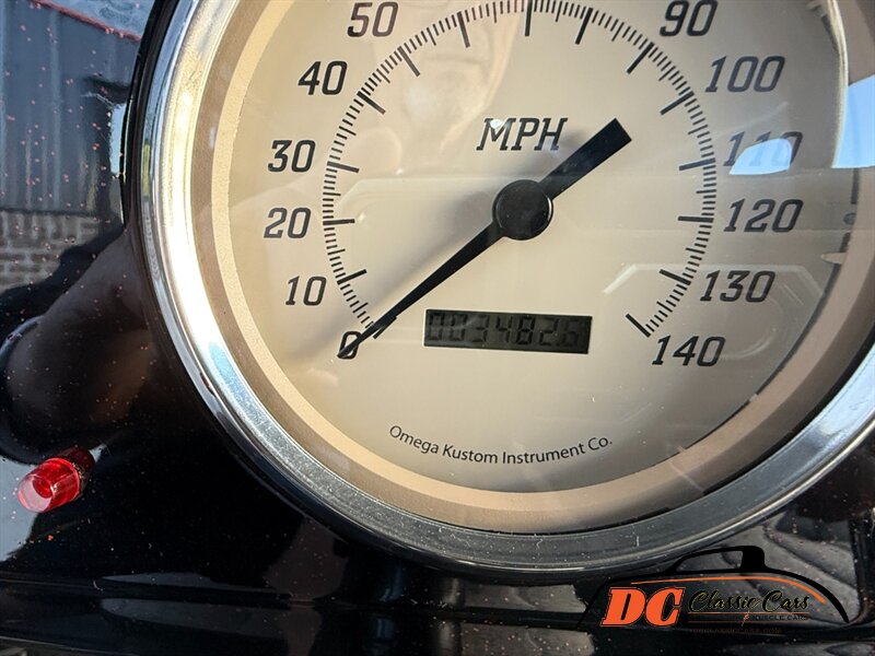 Plymouth-Sedan-1936-Black-Black-28