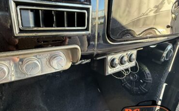 Plymouth-Sedan-1936-Black-Black-29