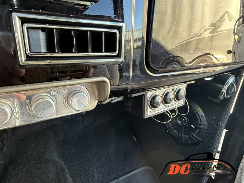 Plymouth-Sedan-1936-Black-Black-29