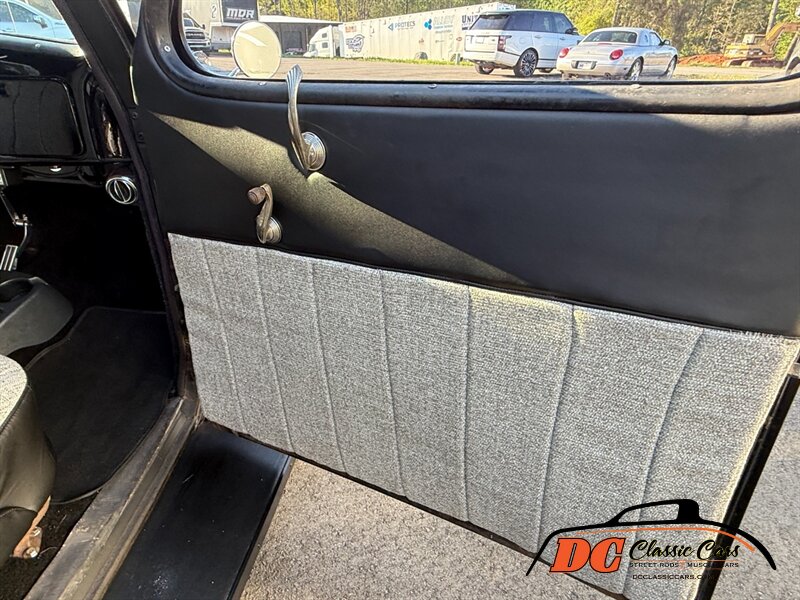 Plymouth-Sedan-1936-Black-Black-34