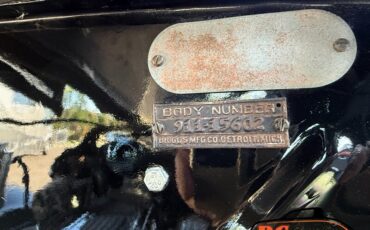 Plymouth-Sedan-1936-Black-Black-41