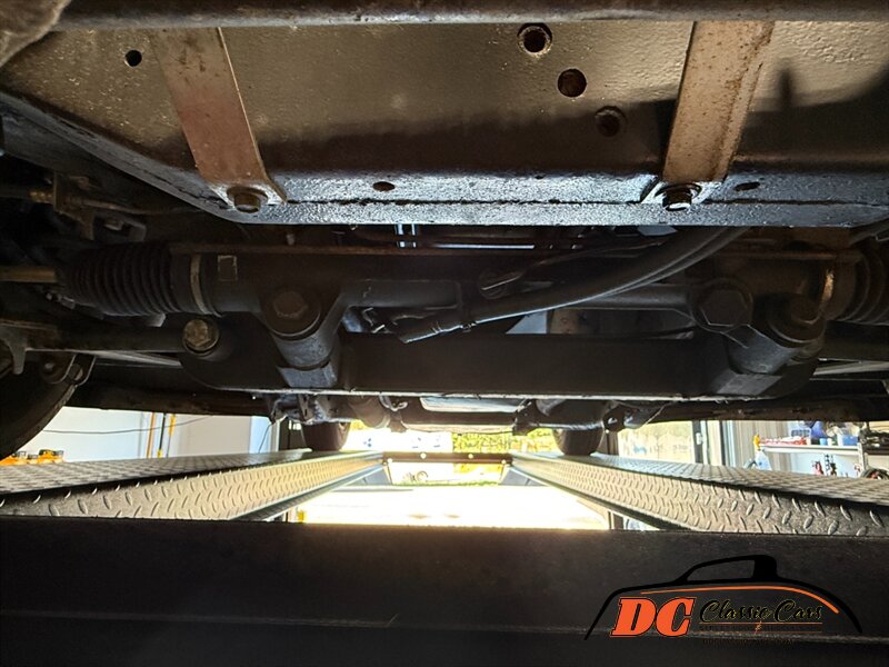 Plymouth-Sedan-1936-Black-Black-44