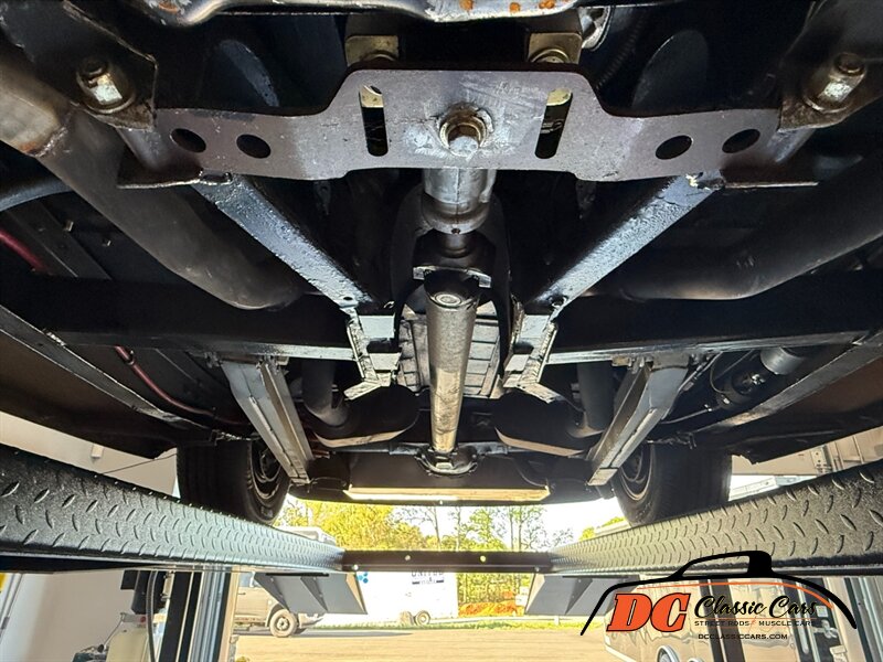 Plymouth-Sedan-1936-Black-Black-48