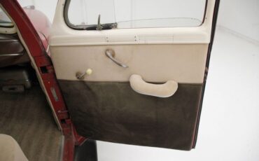 Plymouth-Special-deluxe-1941-Red-Beige-23