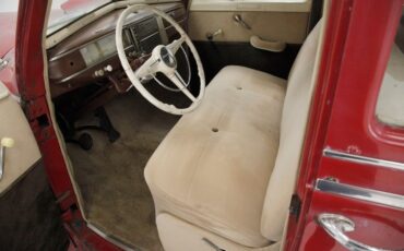 Plymouth-Special-deluxe-1941-Red-Beige-25