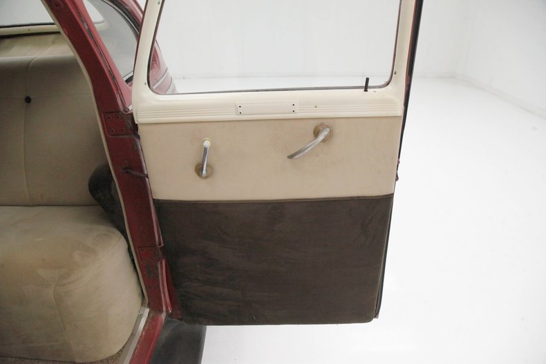 Plymouth-Special-deluxe-1941-Red-Beige-34