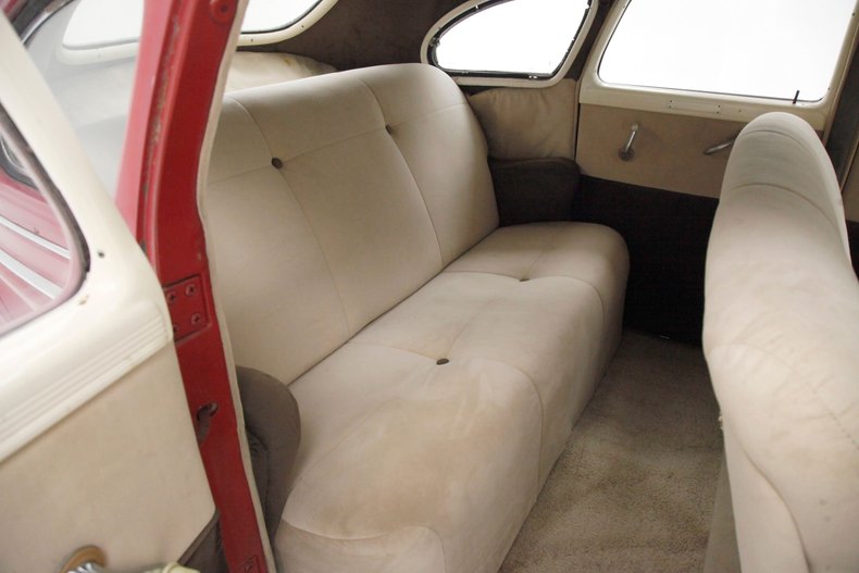 Plymouth-Special-deluxe-1941-Red-Beige-35