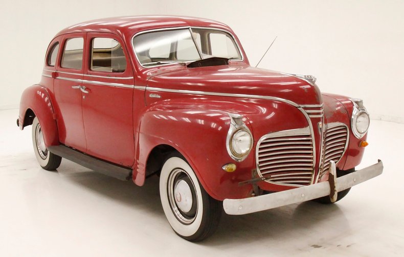 Plymouth-Special-deluxe-1941-Red-Beige-4