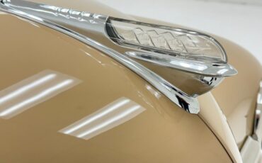 Plymouth-Special-deluxe-1947-Battalion-Beige-Saddle-14