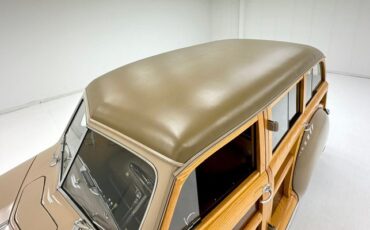 Plymouth-Special-deluxe-1947-Battalion-Beige-Saddle-15