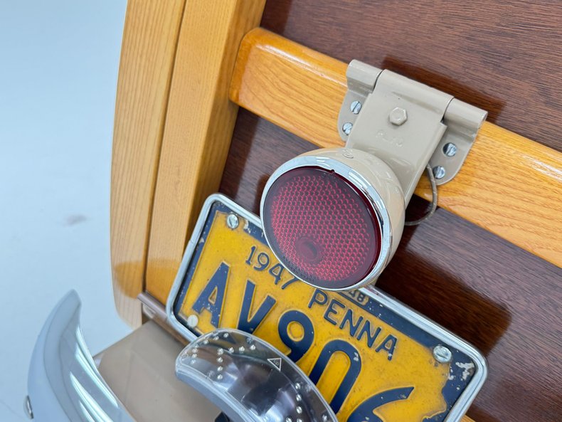 Plymouth-Special-deluxe-1947-Battalion-Beige-Saddle-18