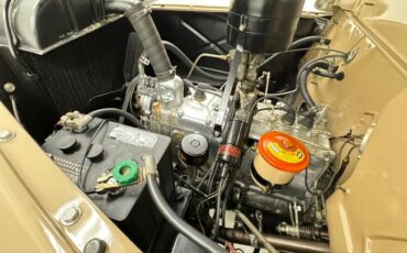 Plymouth-Special-deluxe-1947-Battalion-Beige-Saddle-19