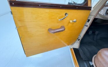 Plymouth-Special-deluxe-1947-Battalion-Beige-Saddle-20