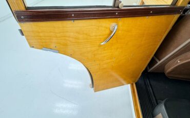 Plymouth-Special-deluxe-1947-Battalion-Beige-Saddle-21