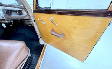 Plymouth-Special-deluxe-1947-Battalion-Beige-Saddle-22