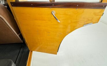 Plymouth-Special-deluxe-1947-Battalion-Beige-Saddle-23