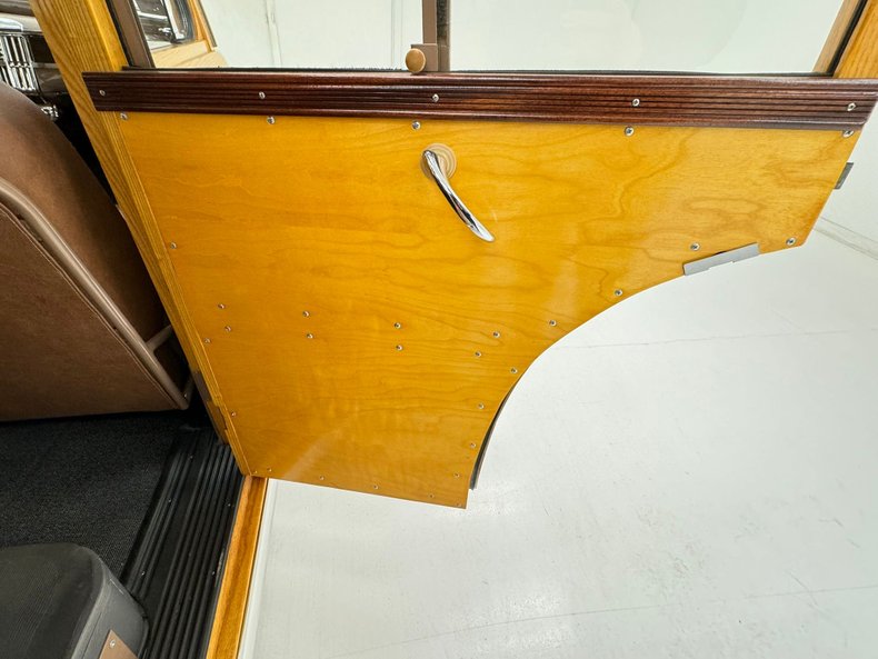 Plymouth-Special-deluxe-1947-Battalion-Beige-Saddle-23