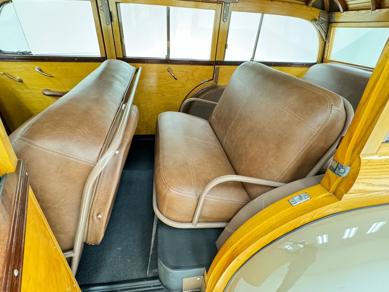 Plymouth-Special-deluxe-1947-Battalion-Beige-Saddle-27