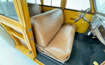 Plymouth-Special-deluxe-1947-Battalion-Beige-Saddle-28