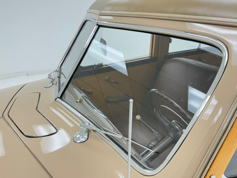 Plymouth-Special-deluxe-1947-Battalion-Beige-Saddle-3