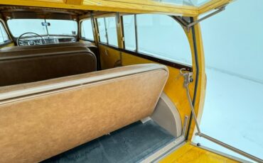 Plymouth-Special-deluxe-1947-Battalion-Beige-Saddle-32