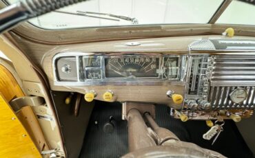 Plymouth-Special-deluxe-1947-Battalion-Beige-Saddle-34