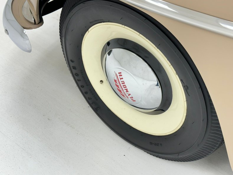 Plymouth-Special-deluxe-1947-Battalion-Beige-Saddle-38