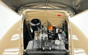 Plymouth-Special-deluxe-1947-Battalion-Beige-Saddle-6