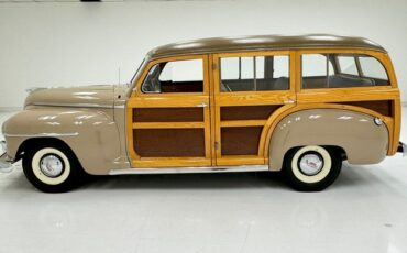 Plymouth-Special-deluxe-1947-Battalion-Beige-Saddle-9