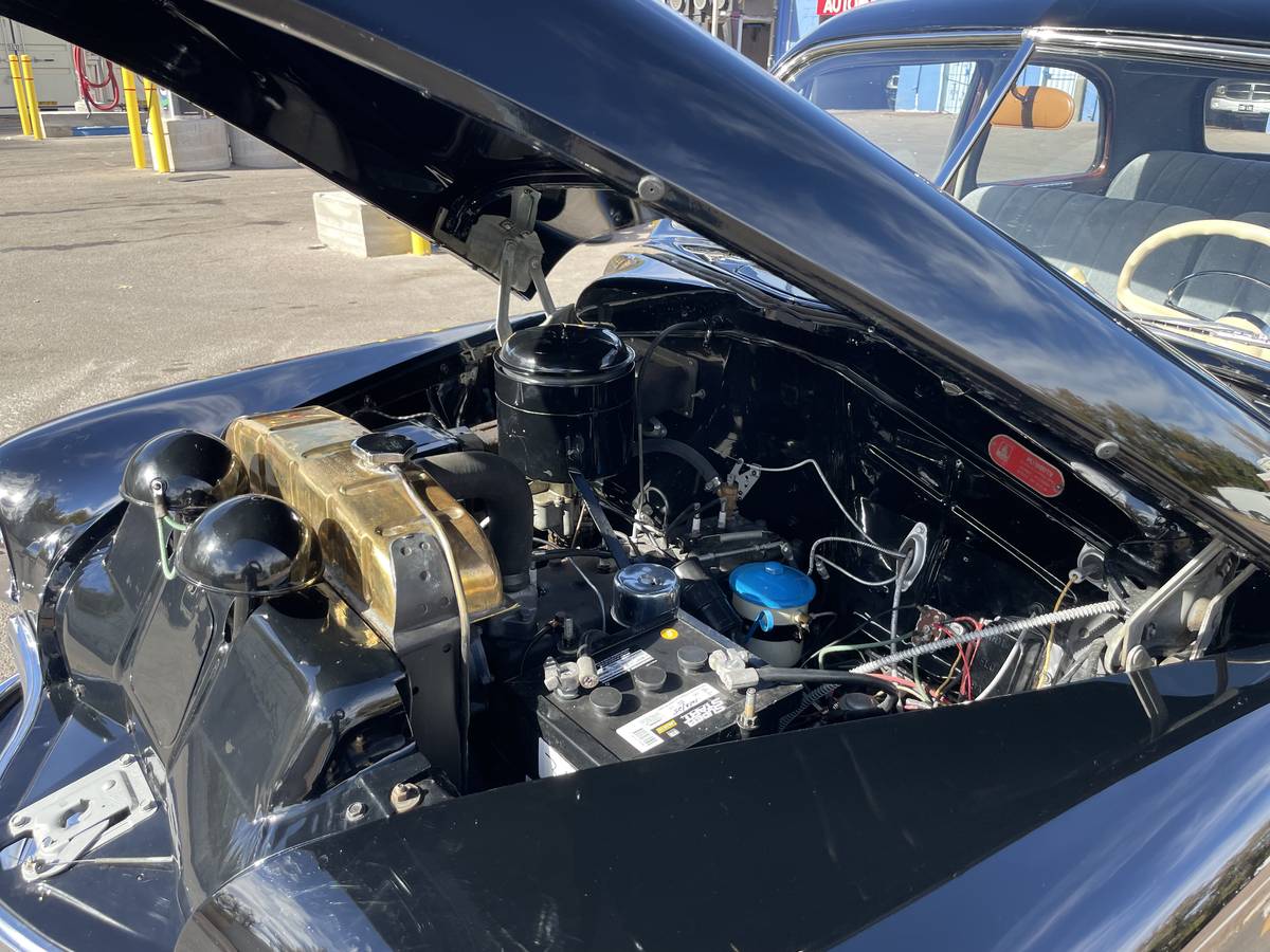 Plymouth-deluxe-special-1949-black-15