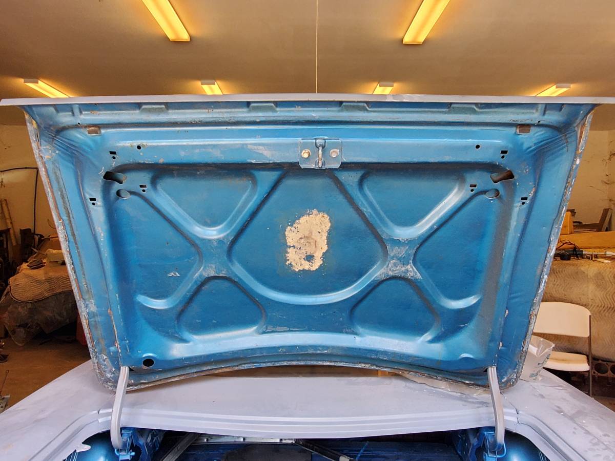 Plymouth-roadrunner-1970-blue-4