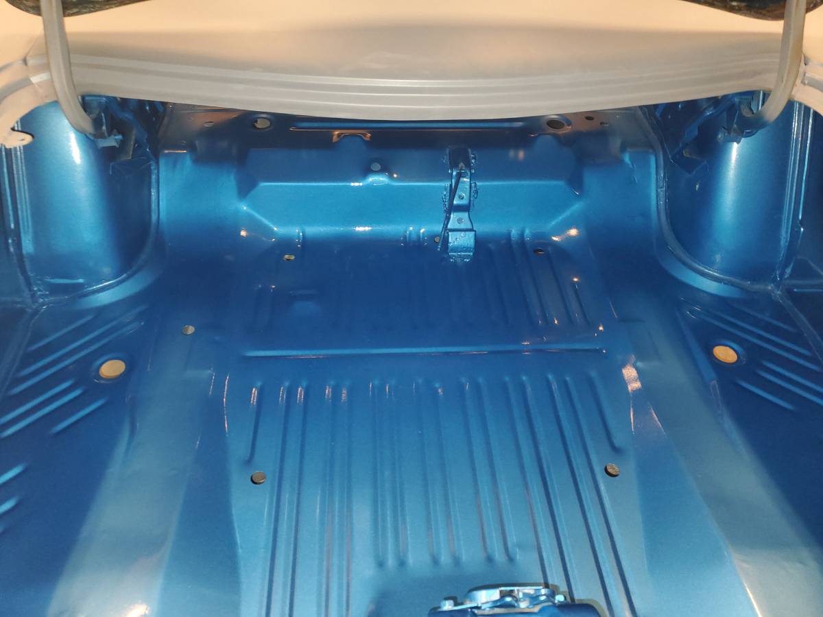 Plymouth-roadrunner-1970-blue-9