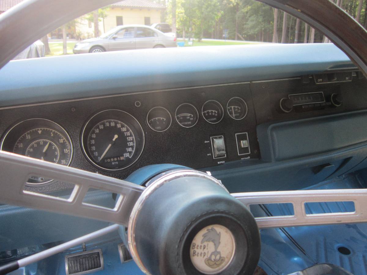 Plymouth-roadrunner-1970-blue-92