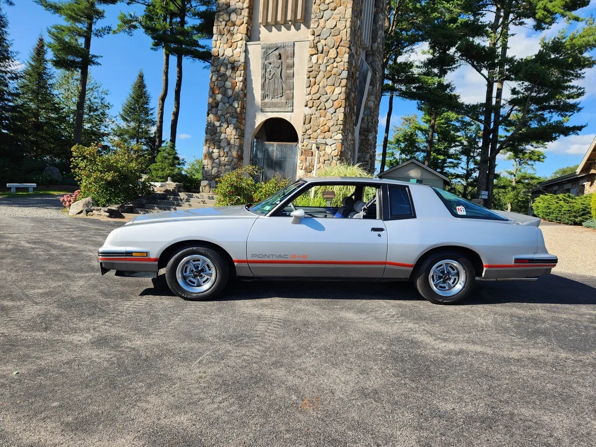 Pontiac-22-1986-Silver-Grey-1