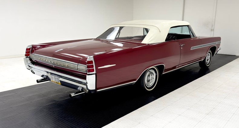Pontiac-Bonneville-1963-Marimba-Red-Red-17